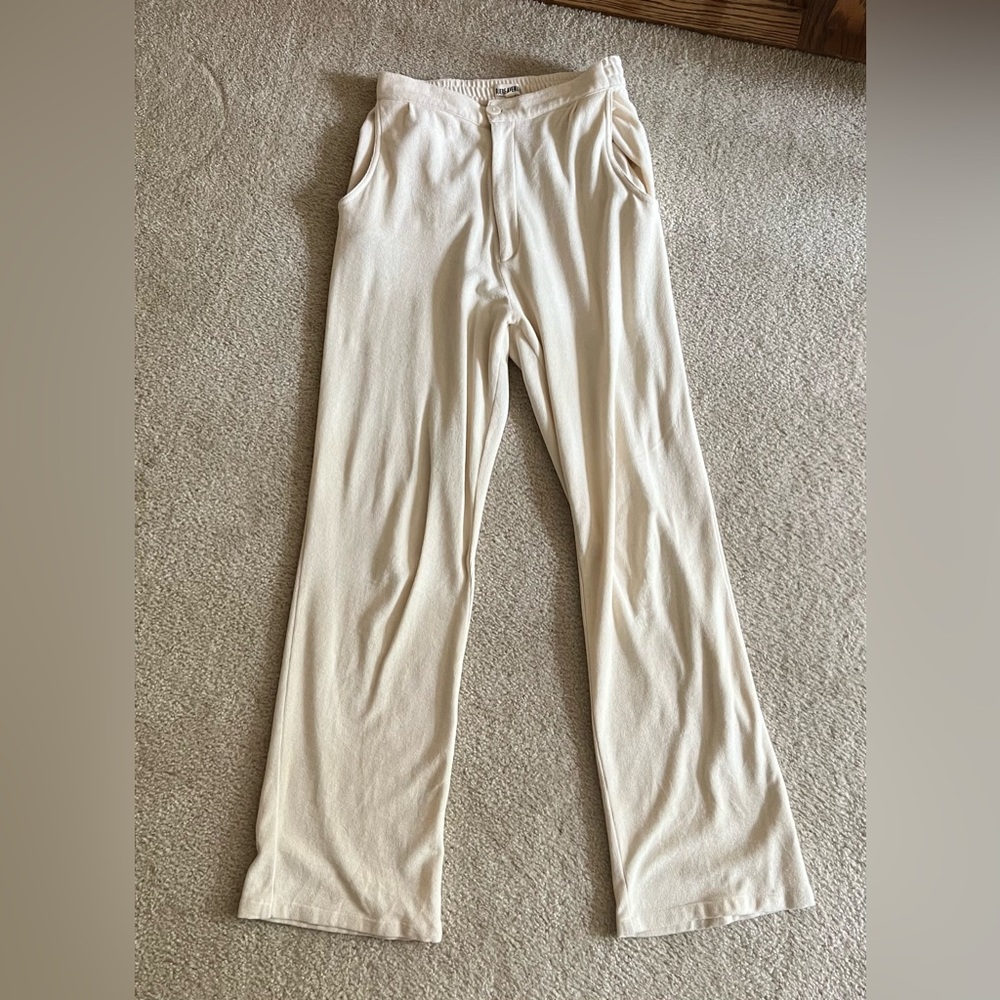 Djerf Avenue On the Go Pants Cream